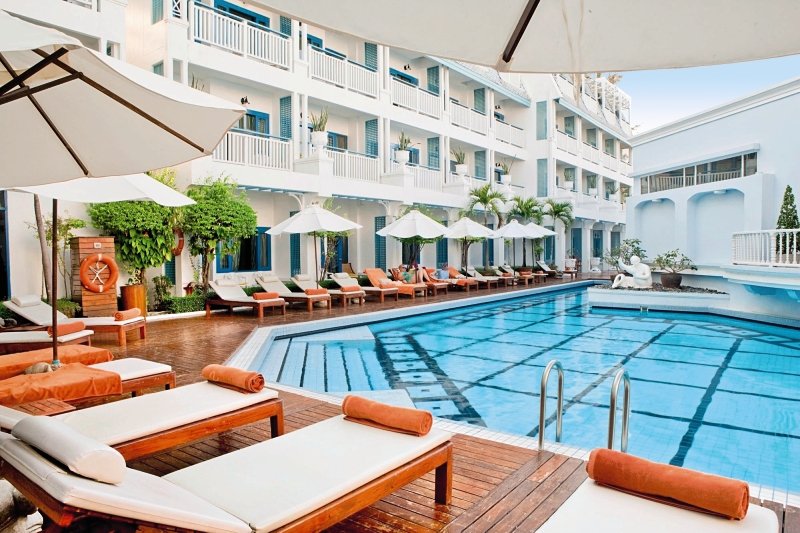 Pool auf Phuket am Hotel in Thailand
